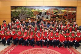 Le président de l’Assemblée nationale félicite l’équipe nationale féminine de football