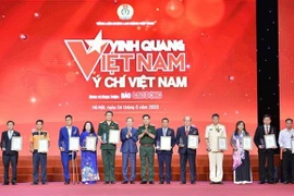 Gloire au Vietnam: mise à l’honneur des figures exemplaires du mouvement d’émulation patriotique