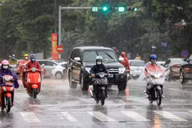 Les fortes pluies continuent de frapper le Nord et Thanh Hoa au Centre
