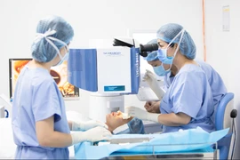 Découvrez la technologie SmartSurfACE pour une chirurgie oculaire sans contact 
