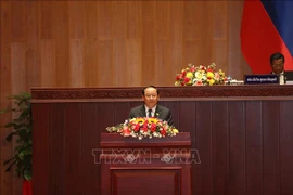 Le Premier ministre Pham Minh Chinh félicite son nouveau homologue lao