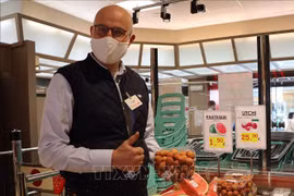 Le litchi "thiêu" du Vietnam à la conquête du marché belge