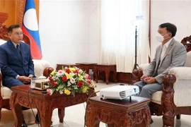 Le président lao de l'AN salue la grande amitié entre le Vietnam et le Laos