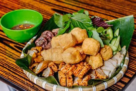 Le restaurant bun dau mam tom du couple américano-vietnamien au Top 26 les plus célèbres à New York