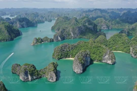 La baie d’Ha Long - archipel de Cat Ba, un merveilleux patrimoine mondial 