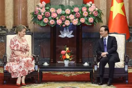 Le président Vo Van Thuong reçoit la reine Mathilde de Belgique