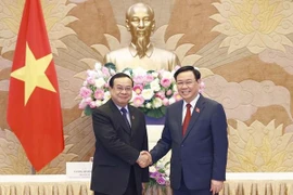 Le Vietnam s’attache toujours aux bonnes relations traditionnelles avec le Laos et le Cambodge