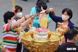 Lancement d’une semaine de «Bain du Bouddha en ligne»