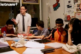 Des cours d'anglais gratuits pour les enfants malvoyants à Hanoï