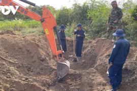Binh Phuoc : exhumation des restes de 11 soldats volontaires vietnamiens tombés au Cambodge 