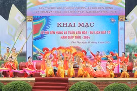 Ouverture de la Fête des rois Hung et de la Semaine de la culture et du tourisme de Phu Tho