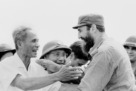 Cuba célèbre le 50e anniversaire de la visite du leader Fidel Castro au Vietnam