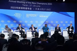 Le PM Pham Minh Chinh participe au Forum économique mondial à Tianjin en Chine