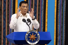 Le président philippin promet de poursuivre la lutte contre les drogues et la corruption