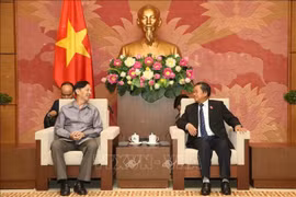 Un vice-président de l’AN reçoit une délégation de l'Institut d'études législatives de l’AN du Laos