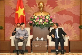 Un vice-président de l’AN reçoit une délégation de l'Institut d'études législatives de l’AN du Laos