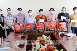 Hanoi soutient les étrangers touchés par le Covid-19