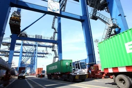 Le Vietnam enregistre près de 4 milliards de dollars d'excédent commercial