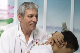 Un médecin français captivé par la médecine traditionnelle vietnamienne