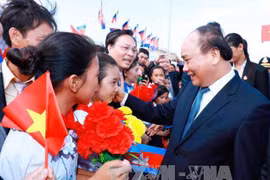 Le PM Nguyen Xuan Phuc commence sa visite officielle au Laos