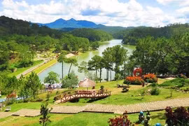 Lam Dong propose un nouveau code de conduite du tourisme