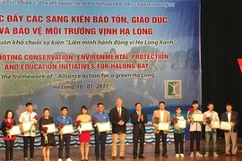 Promouvoir les initiatives de protection de l’environnement de la baie de Ha Long