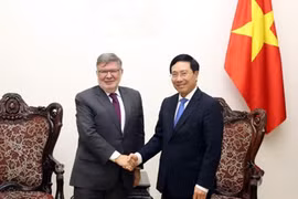 Vietnam et France intensifient la coopération dans les infrastructures et le transport