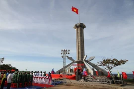 Une tour du drapeau national inaugurée au district insulaire de Côn Co à Quang Tri