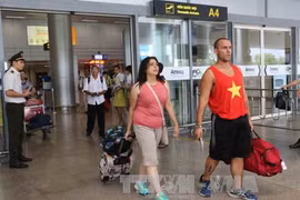 Les premiers touristes étrangers de l’année du Coq 2017 à Da Nang 