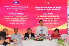 Les anciens étudiants laotiens au Vietnam contribuent aux relations bilatérales