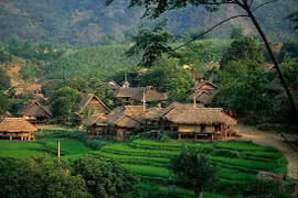 Le Vietnam reçoit des prix d’excellence en matière de tourisme de l’ASEAN