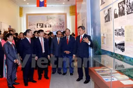 Une exposition pour marquer les relations Vietnam-Laos