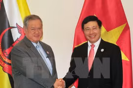 Pham Binh Minh rencontre le deuxième ministre des AE et du Commerce du Brunei