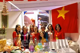 Charité : le Vietnam participe à la foire Bazaar en Ukraine