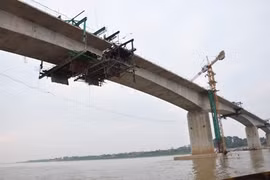 Nam Dinh : Mise en chantier du pont Thinh Long