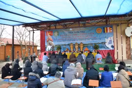 Des Vietnamiens en Pologne se souviennent des soldats morts pour la Patrie