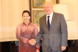 La présidente Nguyen Thi Kim Ngan rencontre le gouverneur général d’Australie