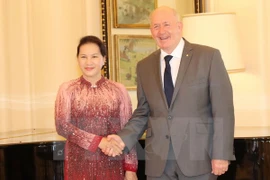La présidente Nguyen Thi Kim Ngan rencontre le gouverneur général d’Australie