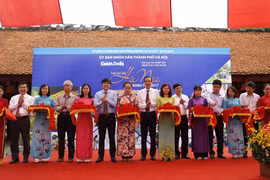 « Rythme de la vie à Hanoï » en exposition au Temple de la littérature