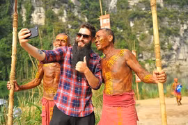 Le réalisateur Jordan Vogt-Roberts de retour au studio de Tràng An