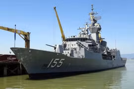 Un navire de la Marine royale australienne à Da Nang