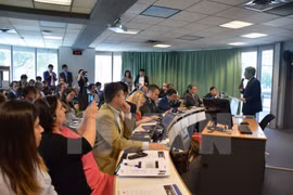 Colloque sur les perspectives d’investissement dans la province de Binh Duong à Paris