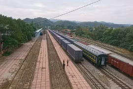 Un train transportant des marchandises de Jiangxi est arrivé à Hanoï
