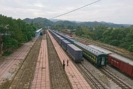 Un train transportant des marchandises de Jiangxi est arrivé à Hanoï
