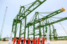 Doosan Vina exporte trois grues "made in Vietnam" en Inde