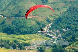Ouverture du Festival de parapente au col Khau Pha à Yen Bai 