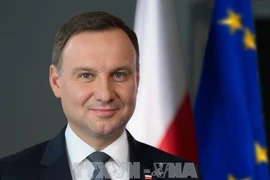 Le président polonais et son épouse entament une visite d'État au Vietnam