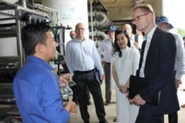 Des entreprises finlandaises visitent le complexe de traitement des déchets de Da Phuoc
