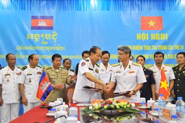 Réunion sur la patrouille maritime commune Vietnam-Cambodge 