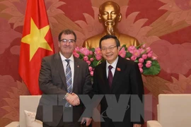 Le Vietnam et le Canada renforcent leurs liens législatifs